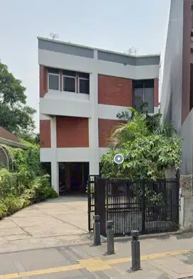 Dijual Murah Gedung Kantor di Cikini Raya