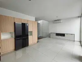 Dijual rumah Somerset Citraland Surabaya barat