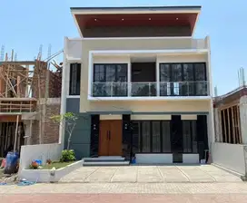 Rumah baru 2 lantai dalam cluster dekat kampus UII
