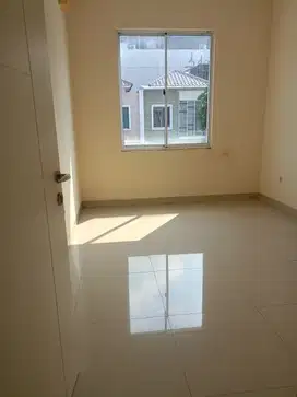J Disewakan Cepat Murah Rumah Green lake city Cluster Amerika latin