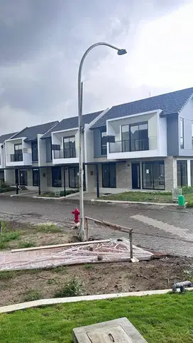 Disewa Rumah Hoek di Tatar Punawangi Kota Baru Parahyangan Siap Huni