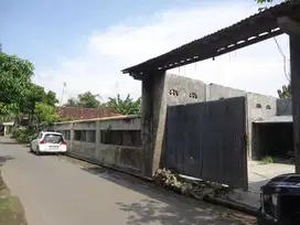 GUDANG DI DUSUN KRAPYAK, KELURAHAN JATI, TAROKAN KEDIRI