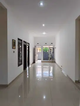 Dijual Rumah di Taman Kopo Indah Bandung Cantik Terawat