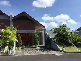 Elegant Villa One Gate System In Nusadua, Freehold High Roi