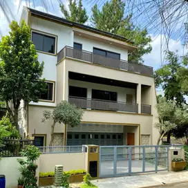 RUMAH MEWAH 3 LANTAI SIAP HUNI GIRI LOKA BSD CITY SERPONG