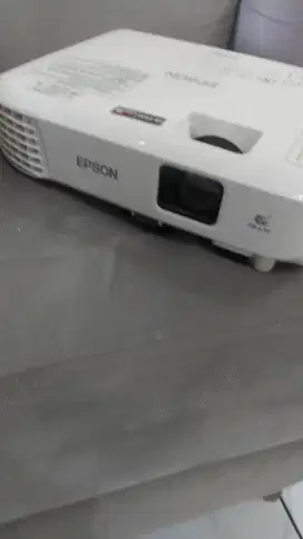 Jual proyektor Epson