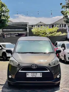 Toyota Sienta V AutoPowerDoor 2017 Automatic