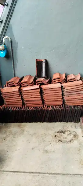Di jual genteng bekas sisa bongkaran