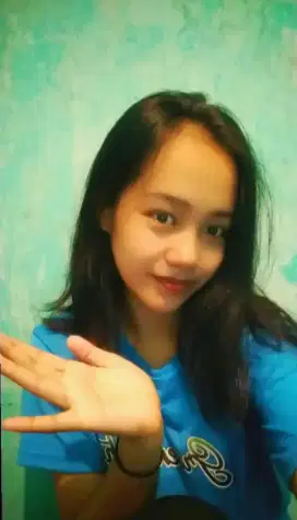 Mencari pekerjaan apa saja.