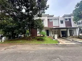 Jual  Rumah Depan Kolam Renang Cluster Chalcedony PHG - Gading Serpong