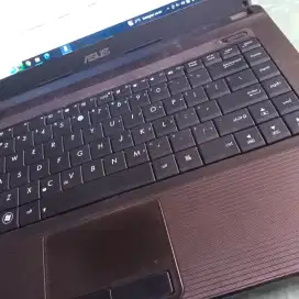 Laptop Asus. Bekas