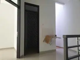 sewa rumah 2 lantai di mekarwangi bandung