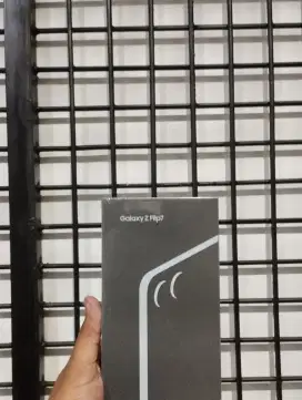 New Samsung Galaxy Z Flip 7 12/256 Gb