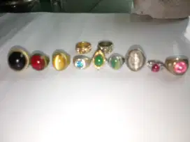 Batu cincin bermacam- macam