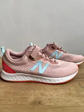 Sepatu Anak New Balance