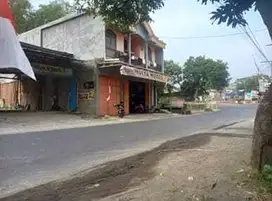 RUMAH DI DESA SIMAN, KEPUNG KEDIRI