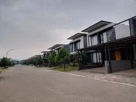 Dijual Rumah Lux Mewah Full Furnished di Kota Baru Parahyangan