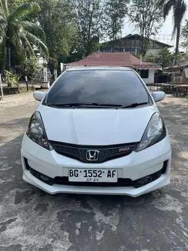 Jazz 1.5 RS Bensin AT 2014