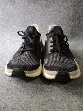 Dijual Sepatu Adidas Ultraboost uk. 42,43