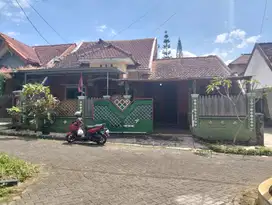 SEWA RUMAH 4 KAMAR DEKAT KAMPUS MALANG  LOWOKWARU