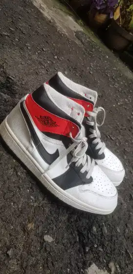 Sepatu jordan high