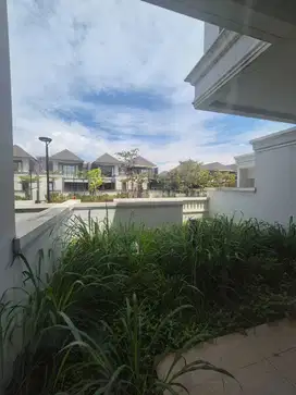 Disewakan Rumah Classic Lux di Podomoro Park View Danau
