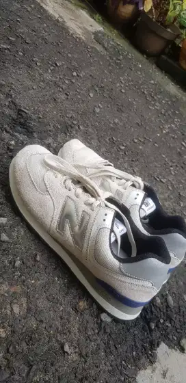 Sepatu new balance