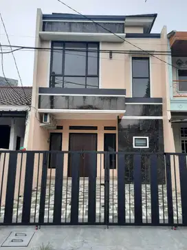 Disewakan tumah 2 lt di Villa Melati Mas,Serpong