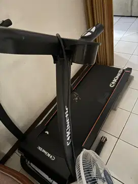 Treadmill kinetic 12P motorized bekas preloved