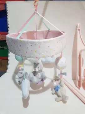 mothercare confetti party mobile mainan bayi musik putar gantung box