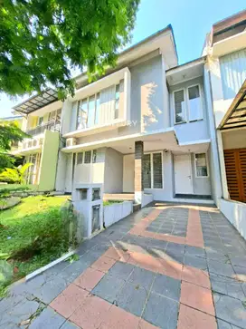 Rumah Depan Taman Di Emerald Bintaro Jaya  9002
