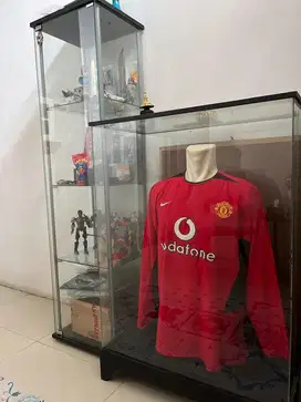 Dijual Etalase Pajangan Jersey