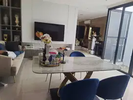 DIJUAL RUMAH MEWAH 2 LANTAI FULL INTERIOR DI SUMMARECON DEKAT TOL