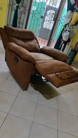 Di jual kursi  recliner bekas