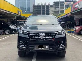 FORTUNER GR 2.4 AT HITAM 2022