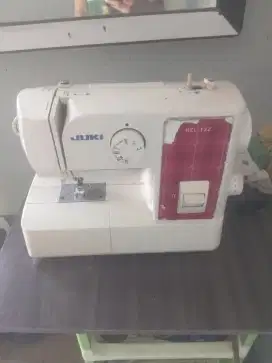 Mesin jahit portable