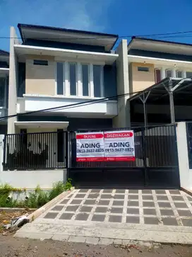 Rumah mulyosari prima utara hadap timur dekat ITS Unair Pakuwon City