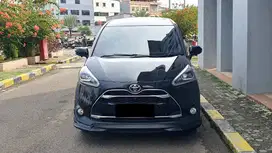 Toyota Sienta 1.5 Q AT Hitam NIK 2019 Like New Low Km 30rb Record