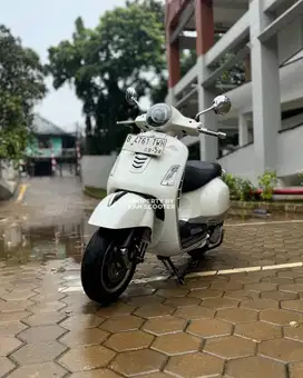 VESPA GTS 150 iGET ABS 4V 2018 BERGARANSI