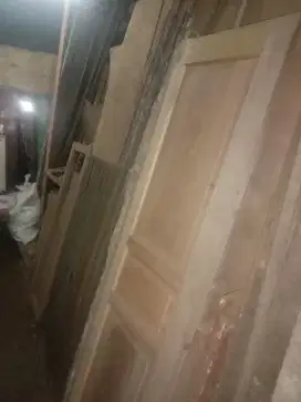 Kusen + pintu nya ready dari kayu bekas Meranti oven berkualitas