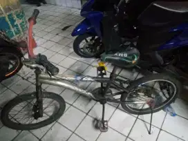 Jual sepedah model BMX