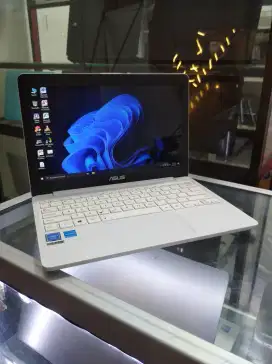 Asus E203MAH Celeron N4000 (12inch)Ram2Gb/Hdd500Gb