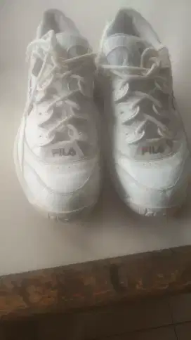 Sepatu merk. FILA