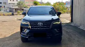 Toyota Fortuner VRZ GR Sport 2.4L Diesel Facelift 2021 Like New Low KM