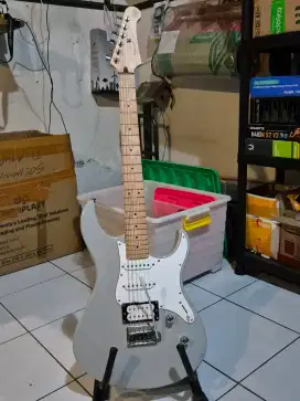 Gitar Elektrik Yamaha Pasifica 112VM