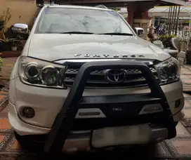 Toyota Fortuner 2.5G Diesel – Tahun 2010 (Matic)