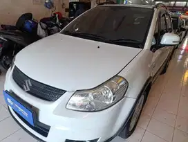SUZUKI 2010 XOVER SX4 1.5 A/T PUTIH MURAH OTOMART 286 KENJERAN