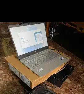 Laptop HP 14 inch | intel core i5 iris xe | 8 gb ram | 256gb SSD |