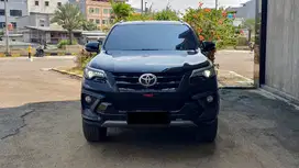 Toyota Fortuner VRZ TRD Sportivo AT Hitam NIK 2017 Low KM 36rb Record