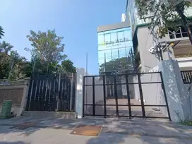 Disewakan gedung new grees di Surabaya pusat
